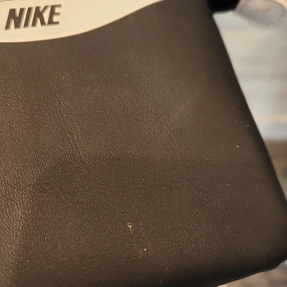 NWOT Nike Women's Wristlet 5 1/4" x 4 1/4" - Picture 8 of 9